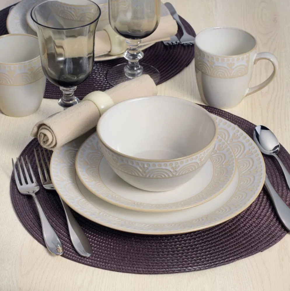 Amelia 16 Piece Dinnerware Set, Service for 4