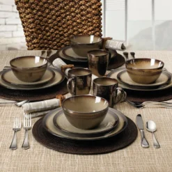 Anastasia Cream 16 Piece Dinnerware Set, Service for 4