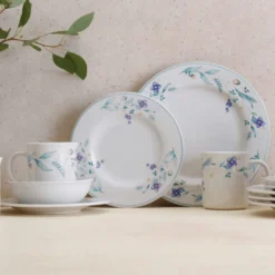 April Dinnerware Set