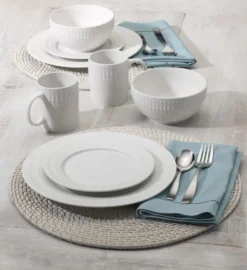 Cassandra 16 Piece Dinnerware Set, Service for 4