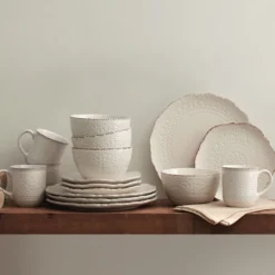 Chateau Cream 16 Piece Dinnerware Set, Service for 4