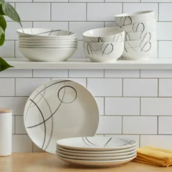 Circles 18 Piece Dinnerware Set, Service for 6