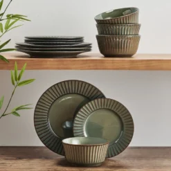 Dannie Green 12 Piece Dinnerware Set, Service for 4