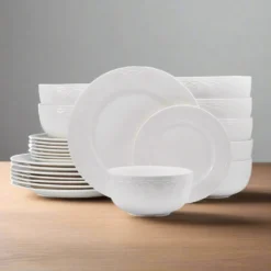 Esmeralda 24 Piece Dinnerware Set, Service for 8