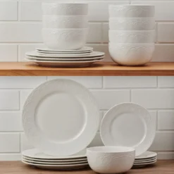 Esmeralda 24 Piece Dinnerware Set, Service for 8