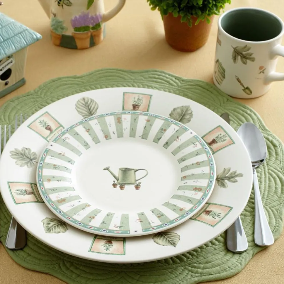 Naturewood® 16 Piece Dinnerware Set, Service for 4