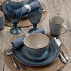 Sadie Blue 16 Piece Dinnerware Set, Service for 4