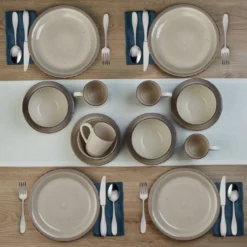 Sadie Cream 16 Piece Dinnerware Set, Service for 4