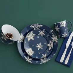 Snow Flurry Dinnerware Set