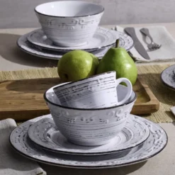 Trellis White 16 Piece Dinnerware Set, Service for 4