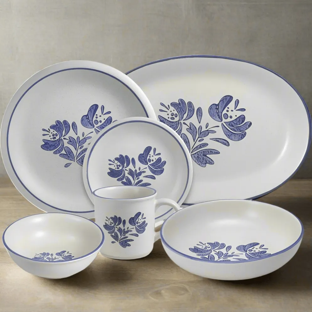 Yorktowne Service for 8 with Serveware