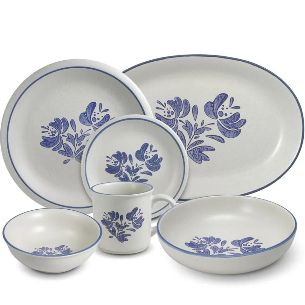 Yorktowne Service for 8 with Serveware